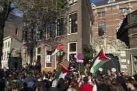 Κλιμακώνεται η ένταση στο πανεπιστήμιο του Άμστερνταμ – Φιλοπαλαιστίνιοι διαδηλωτές στήνουν οδοφράγματα
