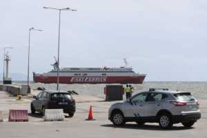 Πώς μπλέχτηκαν οι άγκυρες των πλοίων στο λιμάνι της Ραφήνας – «Δεν υπάρχει λιμάνι», τι είπε ο πλοίαρχος Θ. Τσουκαλάς στην ΕΡΤ