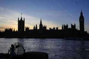 Ην. Βασίλειο: Εντείνεται η συζήτηση για γενικές εκλογές μετά τον προϋπολογισμό