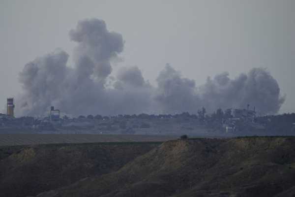 Χωρίς τέλος οι βομβαρδισμοί στη Λωρίδα της Γάζας, πένθιμα Χριστούγεννα στη Βηθλεέμ