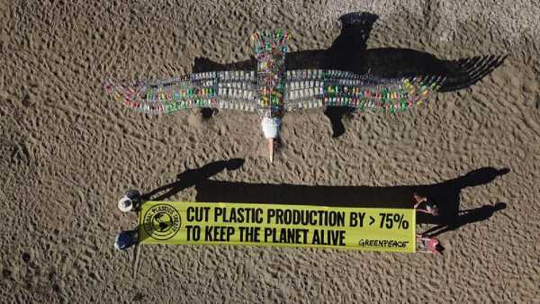 Greenpeace: Η τρίτη συνάντηση του ΟΗΕ για μια Παγκόσμια Συνθήκη για τα Πλαστικά ολοκληρώθηκε και απογοήτευσε