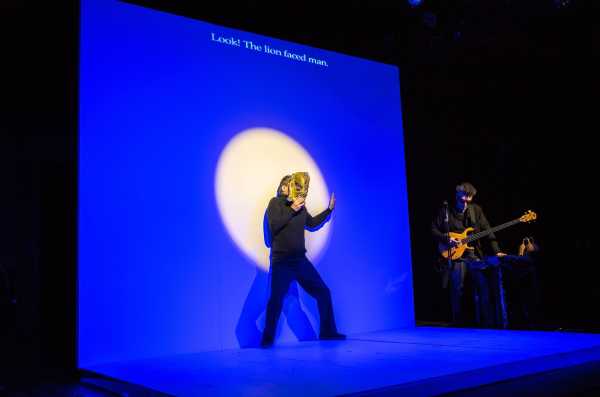 «Κόκκαλο» η ροκ τελετουργία που παρουσιάστηκε και στη Νέα Υόρκη, ξανά στην Αθήνα από τις 4/12 στο Θέατρο Σημείο
