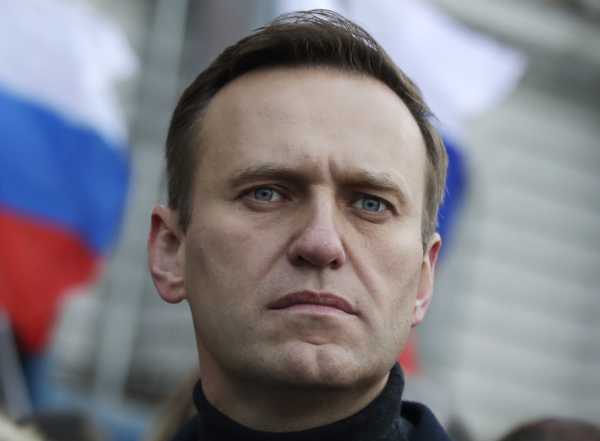 Ρωσία: Ο πρόεδρος της Δούμας κρίνει ότι ο θάνατος του Ναβάλνι «ωφελεί» τη Δύση