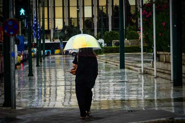 Ισχυρές βροχές και καταιγίδες μέχρι το πρωί της Πέμπτης – Ποιες περιοχές θα επηρεαστούν σύμφωνα με το επικαιροποιημένο δελτίο της ΕΜΥ