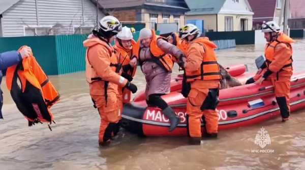 Ρωσία-πλημμύρες: Οι αρχές του Όρενμπουργκ καλούν τους κατοίκους ορισμένων περιοχών να εγκαταλείψουν τα σπίτια τους