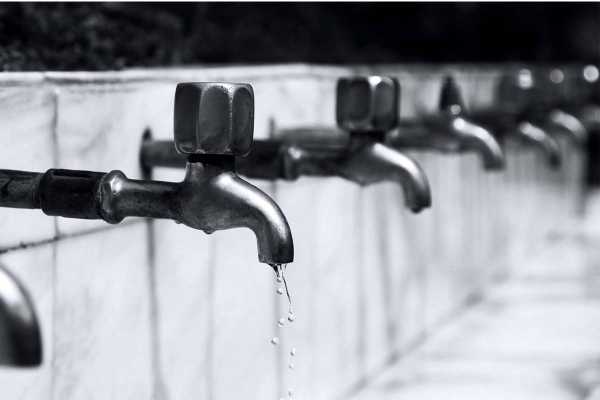 Ηράκλειο: Διαμαρτυρίες κατοίκων για έλλειψη νερού στην πλατεία Σινάνη