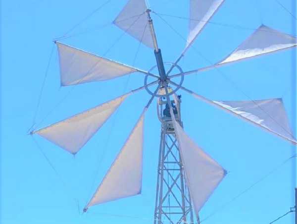 Kρητη: Εγκαταστάθηκε σήμερα ο πρώτος ενεργειακός ανεμόμυλος στο Οροπέδιο