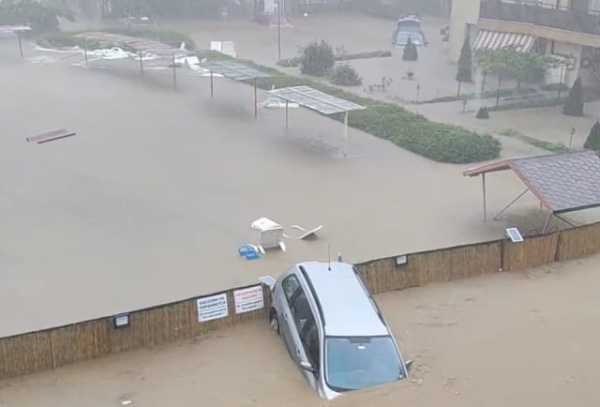 Βουλγαρία: Δύο νεκροί από τις πλημμύρες στο Τσάρεβο