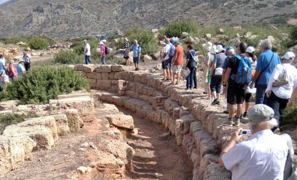 Ολοήμερη εκδρομή στην Φαλάσαρνα Κισάμου από την Ιστορική, Λαογραφική και Αρχαιολογική Εταιρεία Κρήτης