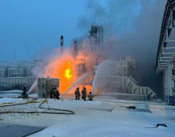 Ρωσία: Σε κατάσταση συναγερμού οι υποδομές στο Λένινγκραντ μετά τη φωτιά στον σταθμό αερίου της Novatek