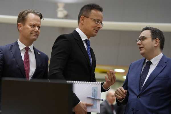 Ουγγαρία: Υπέρ της ένταξης των Δ. Βαλκανίων στην Ε.Ε τάσσεται ο υπουργός Εξωτερικών