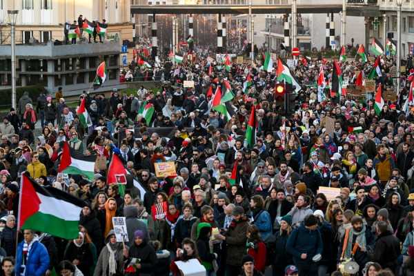 Βρυξέλλες: Χιλιάδες διαδηλωτές ζήτησαν τον τερματισμό του πολέμου στη Γάζα