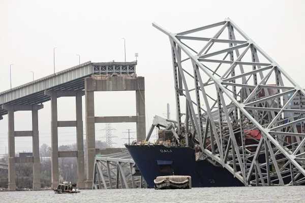 ΗΠΑ: Ξεκίνησε η πρώτη φάση  για να απομακρυνθούν τα  συντρίμμια της γέφυρας που κατέρρευσε στη Βαλτιμόρη -Σε 60 εκατ. δολάρια το κόστος για τις άμεσες εργασίες                    