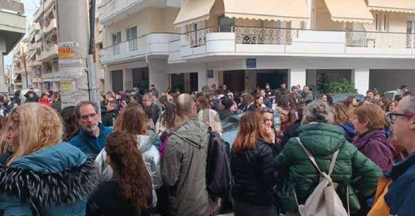 Χανιά:  Συγκέντρωση διαμαρτυρίας στη δευτεροβάθμια για το Πειραματικό Λύκειο (φώτο)