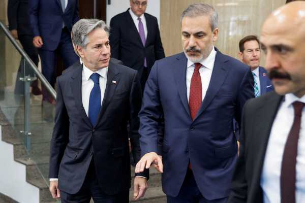 Hurriyet: Ο Τούρκος υπουργός Εξωτερικών κατηγόρησε τον Μπλίνκεν για τη θέση των ΗΠΑ στη Γάζα