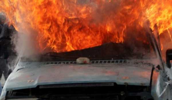 Κρήτη: Αυτοκίνητο πήρε φωτιά έξω από σχολείο (φώτο)