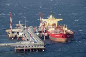 Ρωσία: Τα μισά δεξαμενόπλοια που χρησιμοποιεί για μεταφορά πετρελαίου μένουν αδρανή λόγω των κυρώσεων