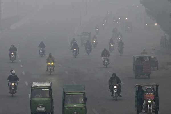 Το Πακιστάν χρησιμοποιεί τεχνητή βροχή για να καταπολεμήσει την τοξική αιθαλομίχλη