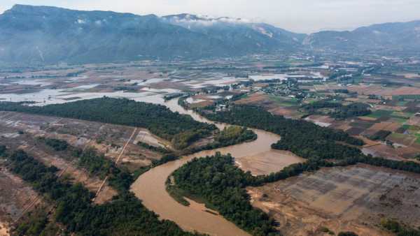 ΥΠΕΝ: Αβάσιμα τα περί αποκοπών ρεύματος σε πλημμυροπαθείς αγρότες της Θεσσαλίας