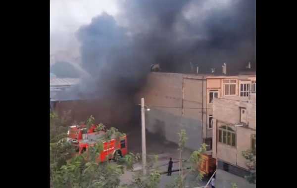 Ιράν: Μεγάλη πυρκαγιά σε αποθήκη στην πόλη Μασχάντ – Ισχυρές πυροσβεστικές δυνάμεις στο σημείο