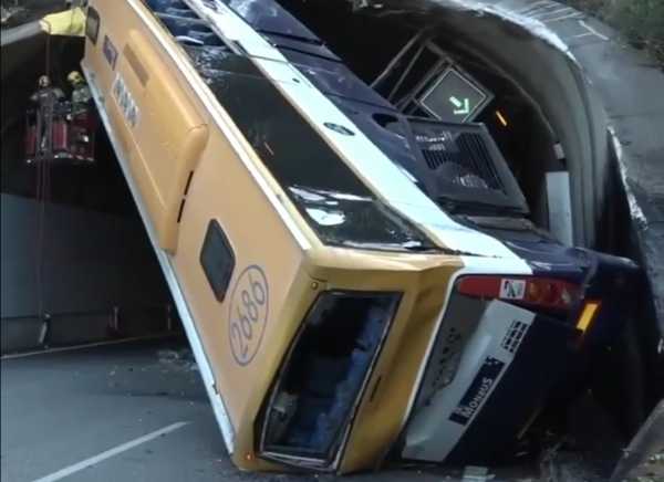 Ισπανία: Δεκάδες άνθρωποι τραυματίστηκαν σε ατύχημα με λεωφορείο στην Καταλονία (video)