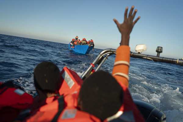 ΕΕ: Η Ευρωπαία συνήγορος του πολίτη διερευνά το ρόλο του Frontex στις επιχειρήσεις διάσωσης στη Μεσόγειο