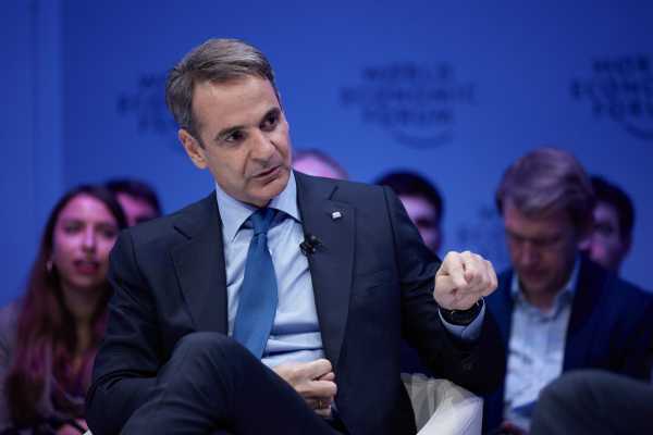 Mitsotakis departs for Davos: His contacts and the agenda