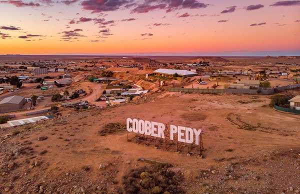 Coober Pedy: Η πόλη στην οποία το 60% του πληθυσμού ζει υπόγεια (long read)