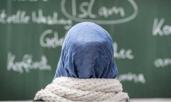 Γερμανία: Μουσουλμάνοι μαθητές ήθελαν να επιβάλουν τη Σαρία στο σχολείο τους – Με λιθοβολισμό απειλούσαν τους παραβάτες μαθητές