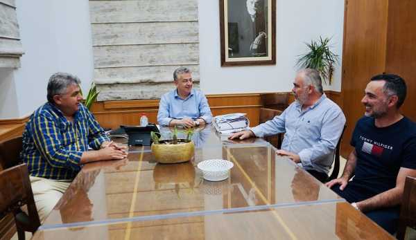 Συνάντηση Περιφερειάρχη Κρήτης με το Προεδρείο των Ξενοδοχοϋπαλλήλων Ηρακλείου