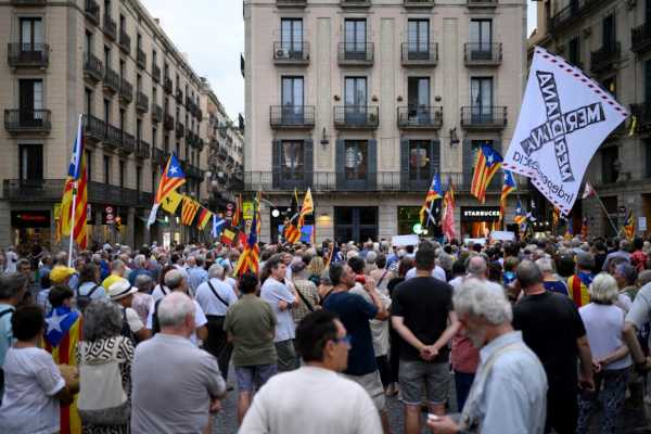 Η Ισπανία σταματά την άνοδο της ακροδεξιάς αλλά αφήνει αναπάντητα ερωτήματα