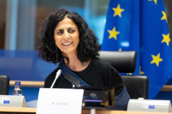 Qatargate: Η Βελγική δικαιοσύνη καλεί για πρώτη φορά σε ανάκριση τη Βελγίδα ευρωβουλευτή Μαρί Αρενά