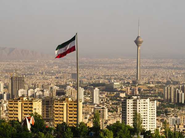 Ιράν: Στο στόχαστρο της εισαγγελίας εφημερίδα – Δημοσίευσε απόρρητο έγγραφο για εθελοντές που περιφρουρούν τα «ισλαμικά ήθη»