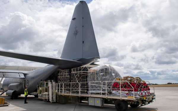 Στις 9:30 αναχωρεί με C-130 η ελληνική ανθρωπιστική βοήθεια για τη Γάζα