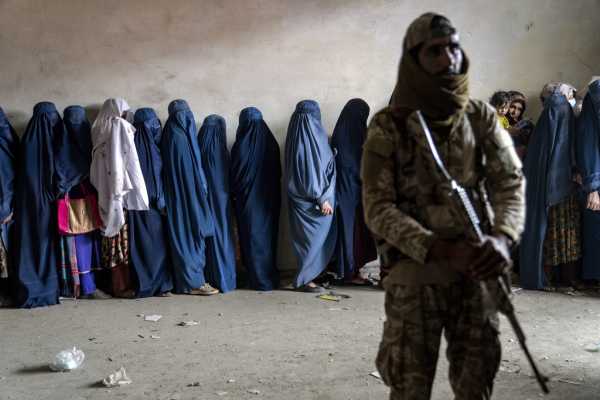 Αφγανιστάν: Aπαγορευμένες από τους Ταλιμπάν οι 100 υποτροφίες στο Ντουμπάι για γυναίκες