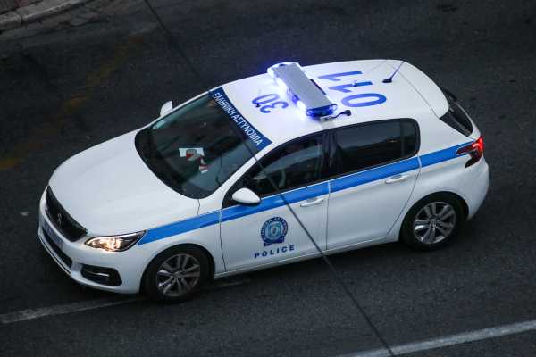 Ακόμα μία σύλληψη για τις κόντρες στην Αθηνών – Σουνίου: 134 παραβάσεις από τους ελέγχους της Τροχαίας