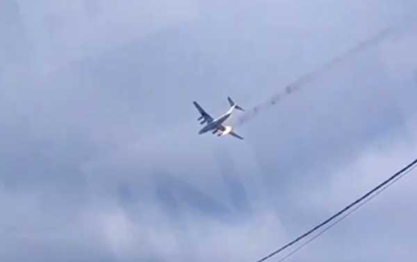 Ρωσία: Στρατιωτικό αεροπλάνο έπιασε φωτιά και συνετρίβη μετά την απογείωση – Επέβαιναν 15 άτομα