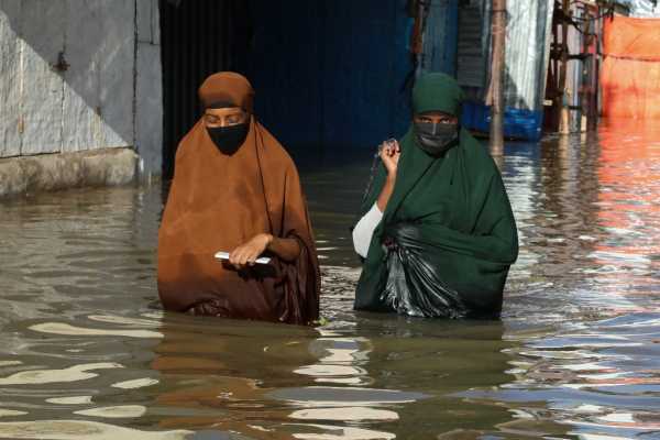 Σομαλία: Οι πλημμύρες εκτοπίζουν 200.000 ανθρώπους