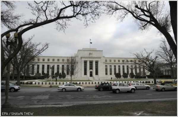Ο επίμονος πληθωρισμός φέρνει νέες αυξήσεις επιτοκίων από Fed και ΕΚΤ