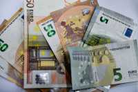 Aμετάβλητα τα επιτόκια της ΕΚΤ καθώς ο πληθωρισμός υποχωρεί ταχύτερα