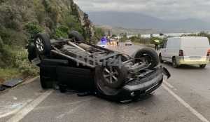 Κρήτη: Τροχαίο ατύχημα με ανατροπή στον Πετρέ (φώτο)