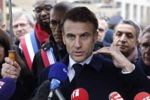 Γαλλία: Ο Μακρόν θα συνεδριάσει με τους προέδρους των κομμάτων για την κατάσταση στην Ουκρανία