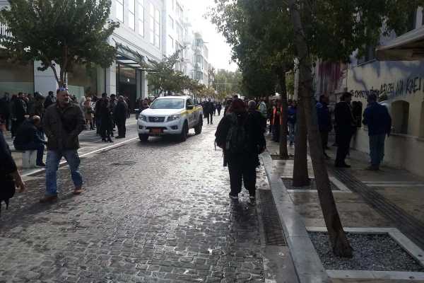 Κρήτη: Κλιμακώνουν τις αντιδράσεις τους οι συμβασιούχοι σε δήμους και περιφέρεια (vid)