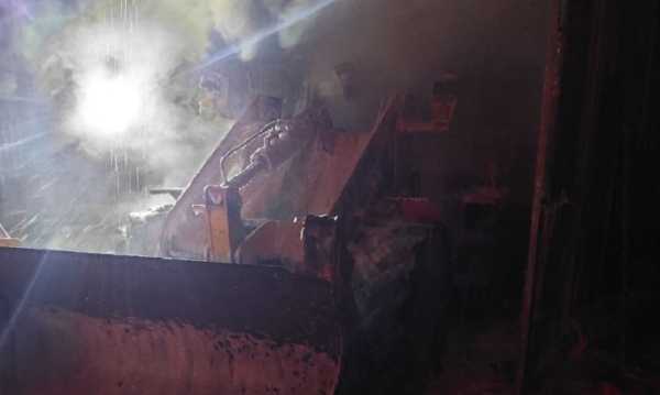 Κρήτη: Πυρκαγιά έκαψε φορτωτή, σε μάντρα οικοδομικών υλικών