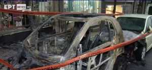 Εμπρησμός δύο ΙΧ αυτοκινήτων στο κέντρο της Αθήνας  – Υλικές ζημιές