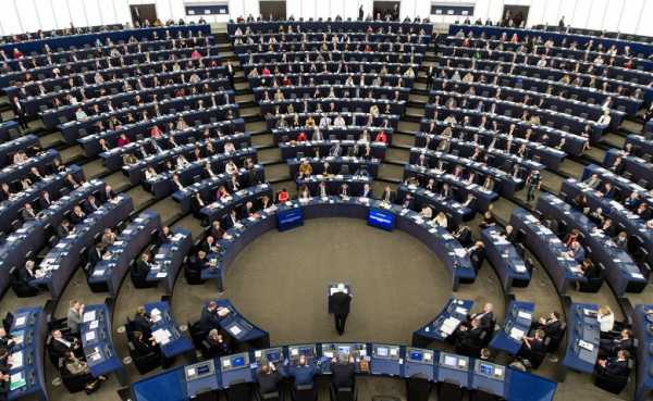 Ευρωπαϊκό Κοινοβούλιο: Μετ’ εμποδίων η ψηφοφορία για το Σύμφωνο Μετανάστευσης και Ασύλου