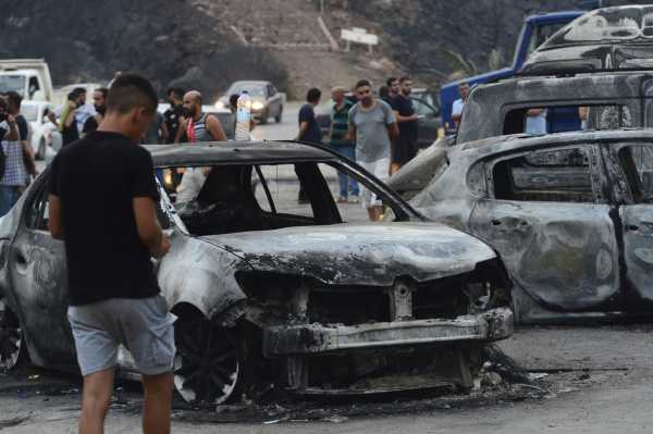 Αλγερία -Τυνησία: Σκηνικό πολέμου στον απόηχο των πυρκαγιών και του καύσωνα