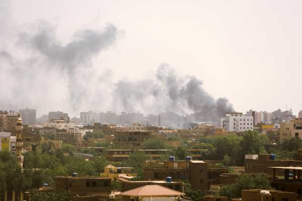 Βρετανία: Απομάκρυνε 897 ανθρώπους από το Σουδάν
