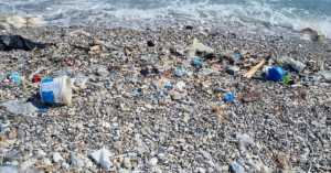 Κρήτη: Η θάλασσα των πλαστικών στη γειτονιά παραλιακών περιοχών του Λασιθίου