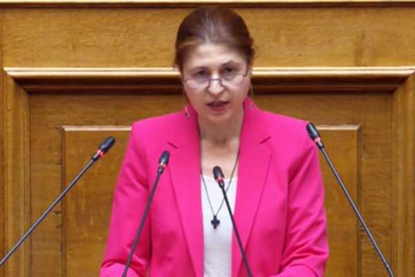 Καταδικάζει η ΝΔ την επίθεση στη βουλευτή Καβάλας Αγγελική Δεληκάρη μέσα σε εκκλησία – Ανακοινώσεις και από ΣΥΡΙΖΑ, ΠΑΣΟΚ